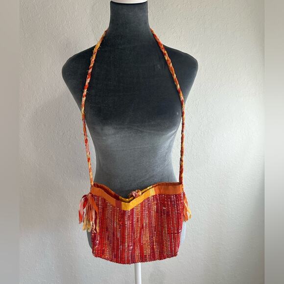 Handmade cloth- buttoned closure - crossbody - boho- purse bag- red tassel - Picture 5 of 8